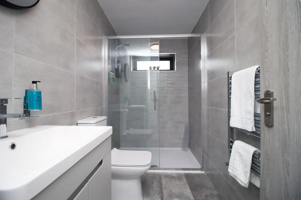 Central-Perfect For Business-1 Bed Snug Cardiff 0*,